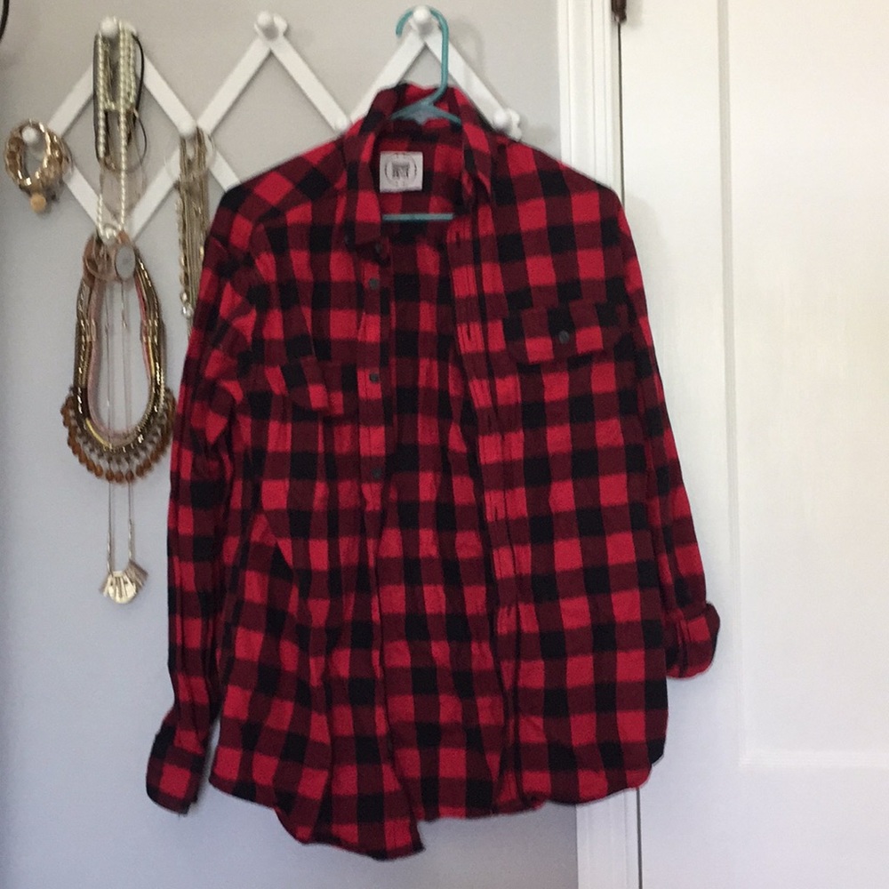 Men’s small black and red flannel shirt